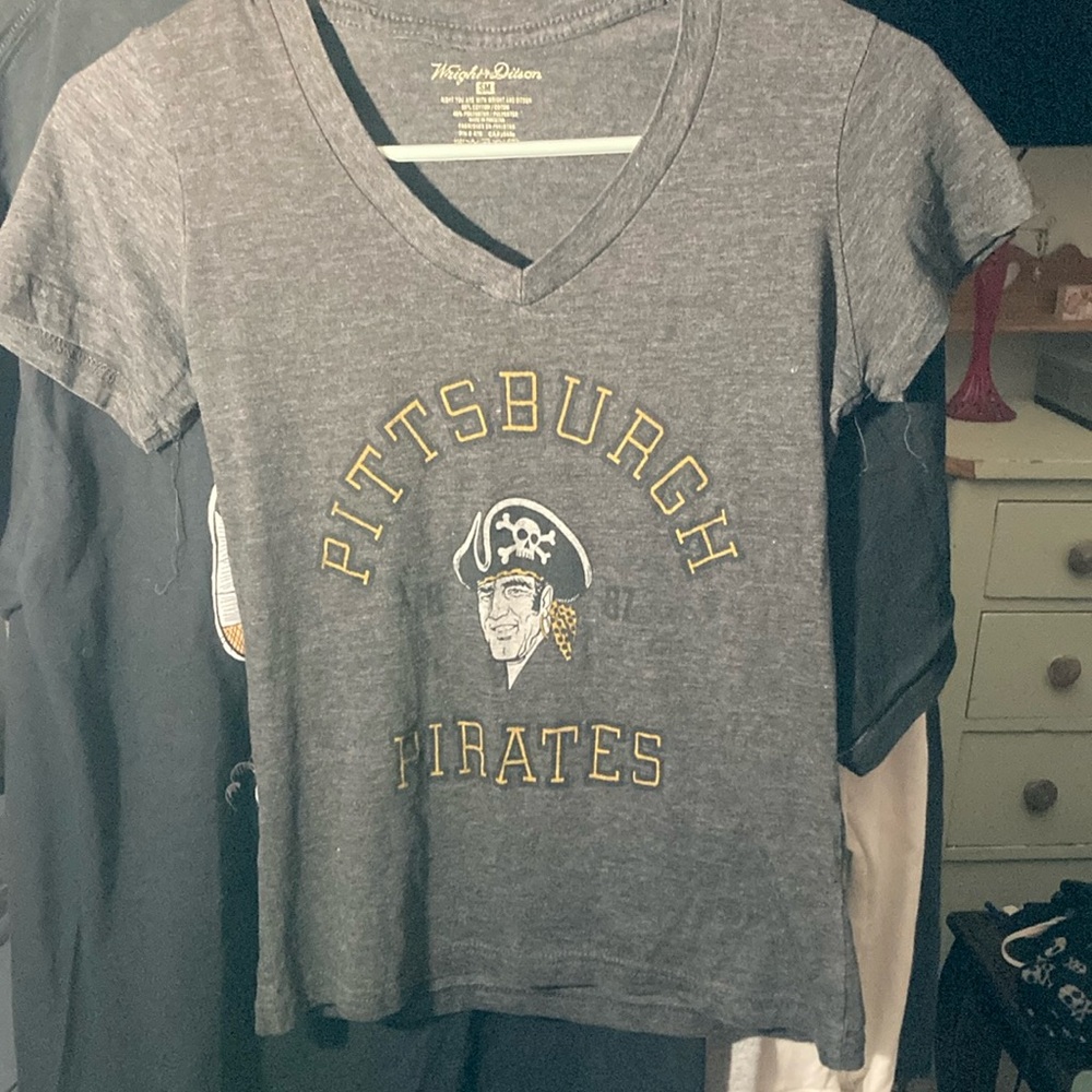 Pittsburgh Pirates Woman's T-Shirt Size Small By Wright + Ditson
